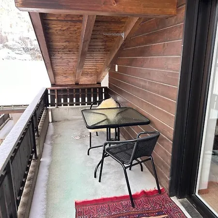 Dachwohnung Mit Charme Im Haus Luchre, * زيرمات