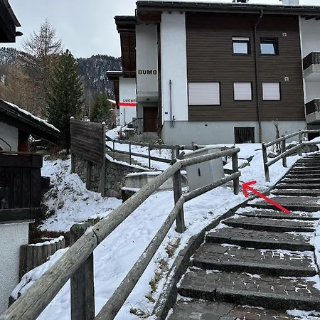 Dachwohnung Mit Charme Im Haus Luchre, Апартаменти