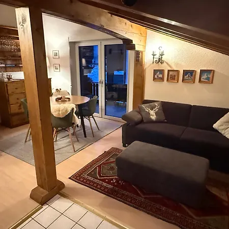 Dachwohnung Mit Charme Im Haus Luchre, شقة